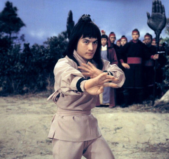 Quách Tĩnh kinh điển trên màn ảnh Hong Kong thập niên 1970, 1980. Ảnh: QQ.