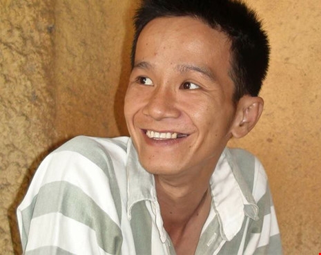 Phương lu&ocirc;n cười khi l&agrave;m việc với c&ocirc;ng an. Ảnh: TK
