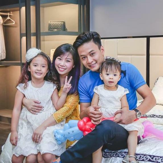 Hình ảnh hạnh phúc của gia đình diễn viên Hồng Đăng.
