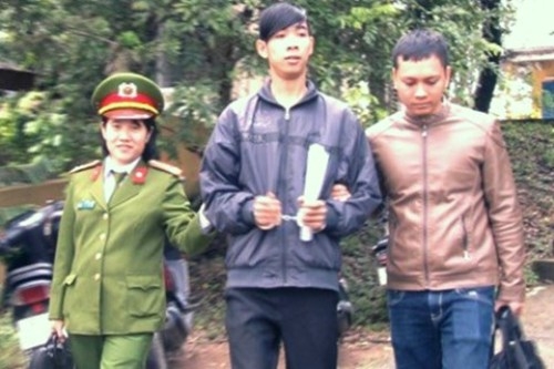 Nghi phạm Ph&uacute;c khi bị bắt. Ảnh: Ho&agrave;i Nh&acirc;n