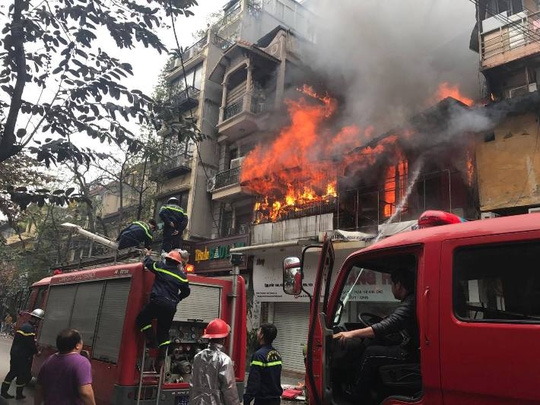 Hiện trường vụ cháy tại nhà số 40 phố Bát Đàn