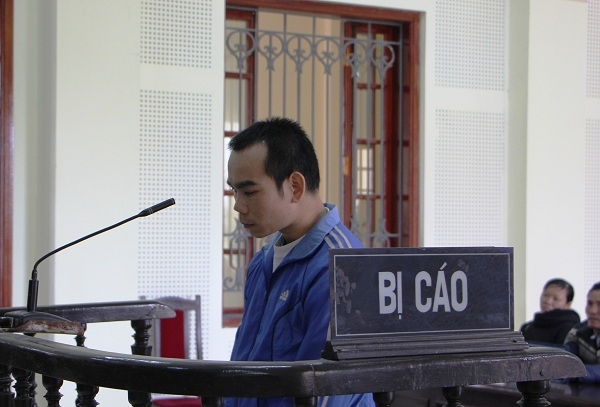 Bị c&aacute;o Nguyễn Xu&acirc;n Lương trước v&agrave;nh m&oacute;c ngựa