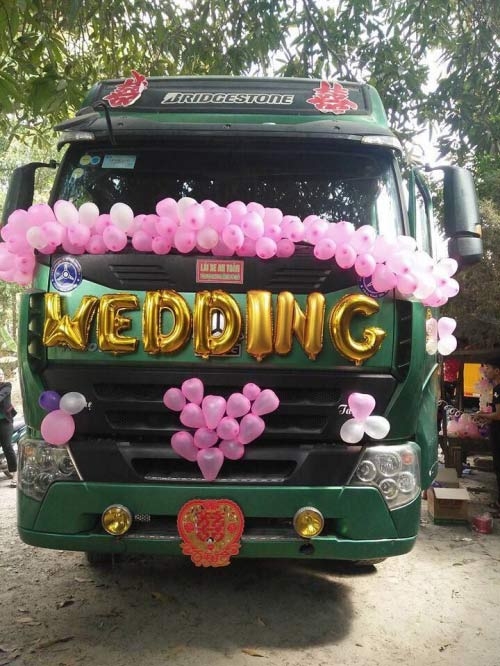 Chiếc xe đầu kéo ngày đón dâu