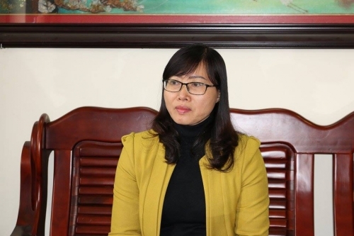 Bà Bùi Thị Minh Thu - Hiệu trưởng nhà trường.