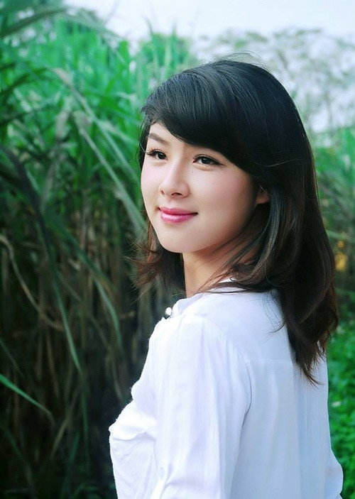 
Gương mặt th&aacute;nh thiện, ph&uacute;c hậu của c&ocirc; d&acirc;u Thanh H&oacute;a
