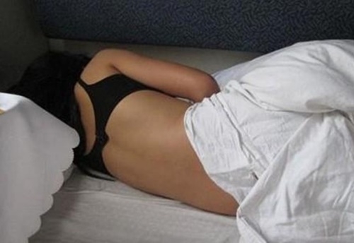 Hiếp dâm bạn gái say rượu (Hình minh họa)