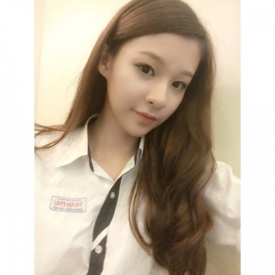 
Trước khi tham gia The Face, Ph&iacute; Phương Anh được biết đến l&agrave; người mẫu teen mới rời ghế PTTH
