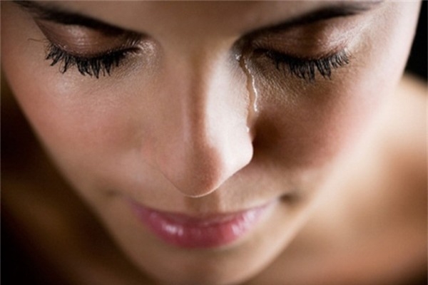 Đừng để ch&iacute;nh m&igrave;nh phải hối tiếc v&igrave; trao th&acirc;n kh&ocirc;ng đ&uacute;ng người. (Ảnh minh họa. Nguồn: Internet)
