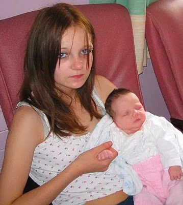 
Tressa trở thành người mẹ trẻ nhất nước Anh khi mới 11 tuổi.
