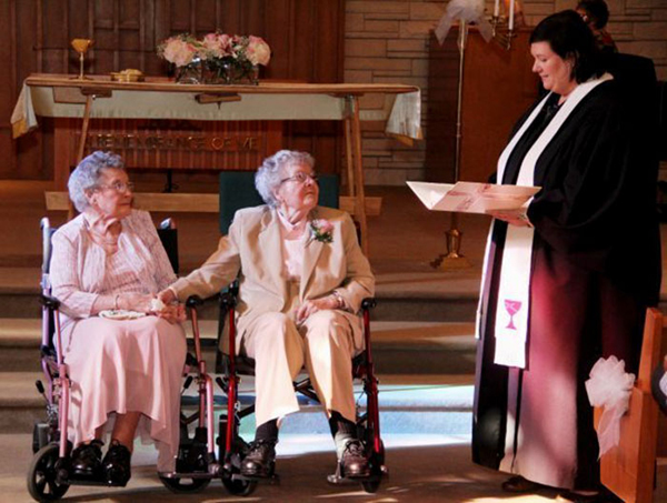 Hai cụ già ở bang Iowa, Mỹ, cuối cùng cũng chính thức kết hôn sau 72 năm bên nhau.