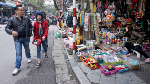 Dẹp vỉa h&egrave;, kinh doanh tr&ecirc;n nhiều tuyến phố bị ảnh hưởng