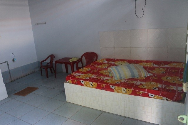 
Ph&ograve;ng trọ ở huyện Long Hồ, nơi Đạt nhiều lần rủ nữ sinh lớp 9 l&agrave;m chuyện người lớn. Ảnh: Minh Anh.
