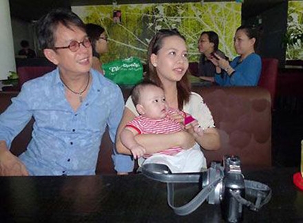 Hiếm khi thấy nhạc sĩ Đức Huy cùng vợ xuất hiện trên các phương tiện thông tin đại chúng