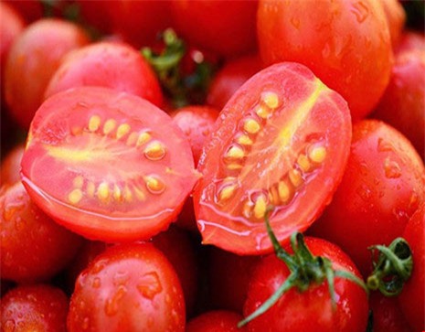 
Hạt cà chua khi vào đường ruột rất khó tiêu hóa, dễ gây táo bón. (Ảnh minh họa)
