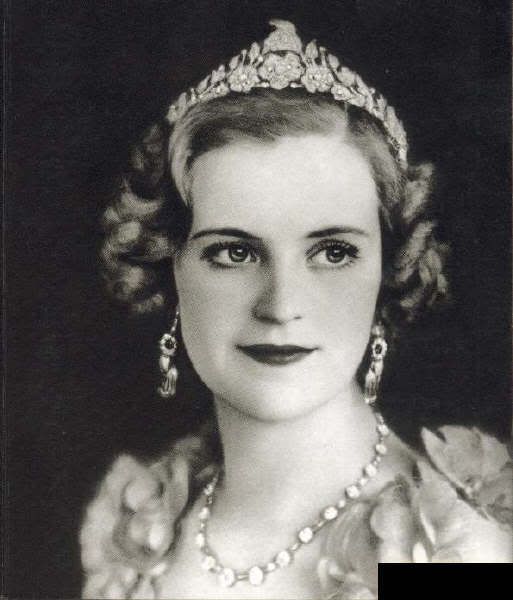 
Nữ hoàng Geraldine của xứ Albania là gương mặt đại diện cho nhan sắc một thời vàng son.
