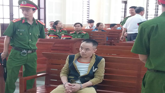 
Bị c&aacute;o Nam tại phi&ecirc;n to&agrave;
