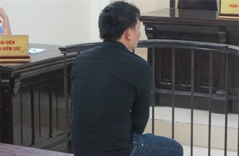 
Bị c&aacute;o Hiển tại t&ograve;a. Ảnh: T.T.
