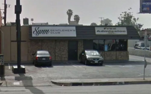 Club khỏa th&acirc;n nơi Auwin bỏ mặc con trong xe hơi. Ảnh: Google Street View.