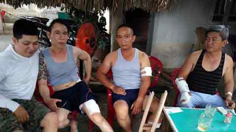 4 thành viên trong gia đình ông Vũ bị thương tích và hiện vẫn còn lo sợ bị truy sát.