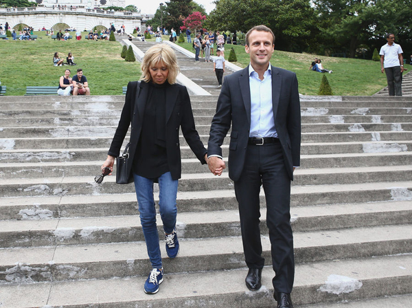 
Vượt qua mọi định kiến, ông Macron và bà Brigitte trở thành vợ chồng năm 2007. Ảnh: Paris Match.
