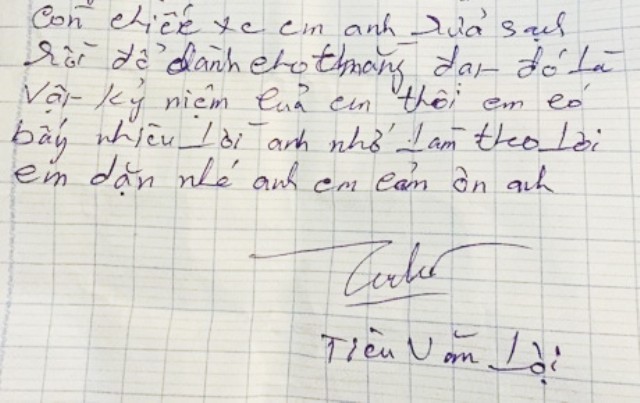 
Bức thư tuyệt mệnh của nghi phạm Tiêu Văn Lợi để lại cho người anh trai liên tiếp nhắc đến tên con trai đang ở tù về tội giết người.

