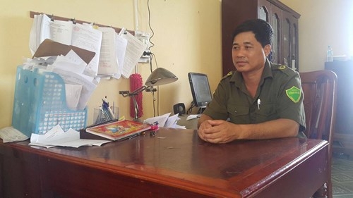  Trưởng C&ocirc;ng an x&atilde; Gia Xuy&ecirc;n, &ocirc;ng Tăng Văn M&eacute;c trao đổi với PV Kiến Thức.