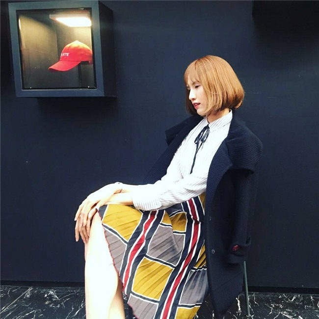 Cùng với sự thay đổi về khuôn mặt và gout thời trang, Hồng Xuân ngày càng chứng tỏ bản lĩnh và đam mê nghề nghiệp của mình trong làng mẫu Việt.