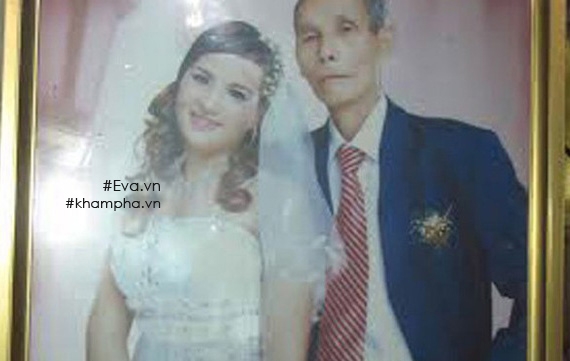 Bỏ ngo&agrave;i tai sự dị nghị của h&agrave;ng x&oacute;m l&aacute;ng giềng, hai người đ&atilde; n&ecirc;n duy&ecirc;n vợ chồng.