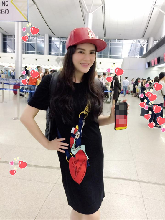 Mũ snapback cá tính cũng được người đẹp rất yêu thích, sử dụng thường xuyên.