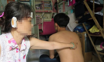 
Người thân của bà Nguyễn Anh Thảo ở quận Gò Vấp từng bị giang hồ nhiều lần truy sát vì trót dính vào… tín dụng đen.
