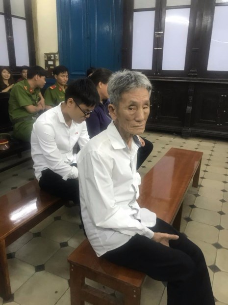 
Bị cáo Bài tại tòa
