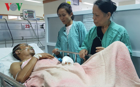 Anh Nguyễn Ái Thạnh đang điều trị tại Bệnh viện Trung ương Huế
