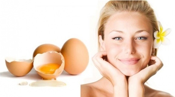Lòng trắng trứng là một trong những loại mặt nạ giúp se khít lỗ chân lông cực kỳ hiệu quả