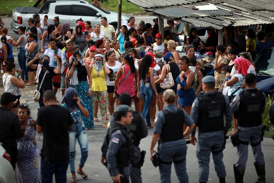 Brazil đối mặt với cuộc khủng hoảng tại c&aacute;c nh&agrave; t&ugrave;, bạo loạn, vượt ngục khiến nhiều người thiệt mạng, th&acirc;n nh&acirc;n lo lắng. Ảnh: Reuters
