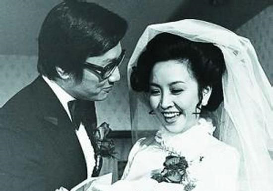 
Ch&acirc;n Tr&acirc;n v&agrave; Tạ Hiền.
