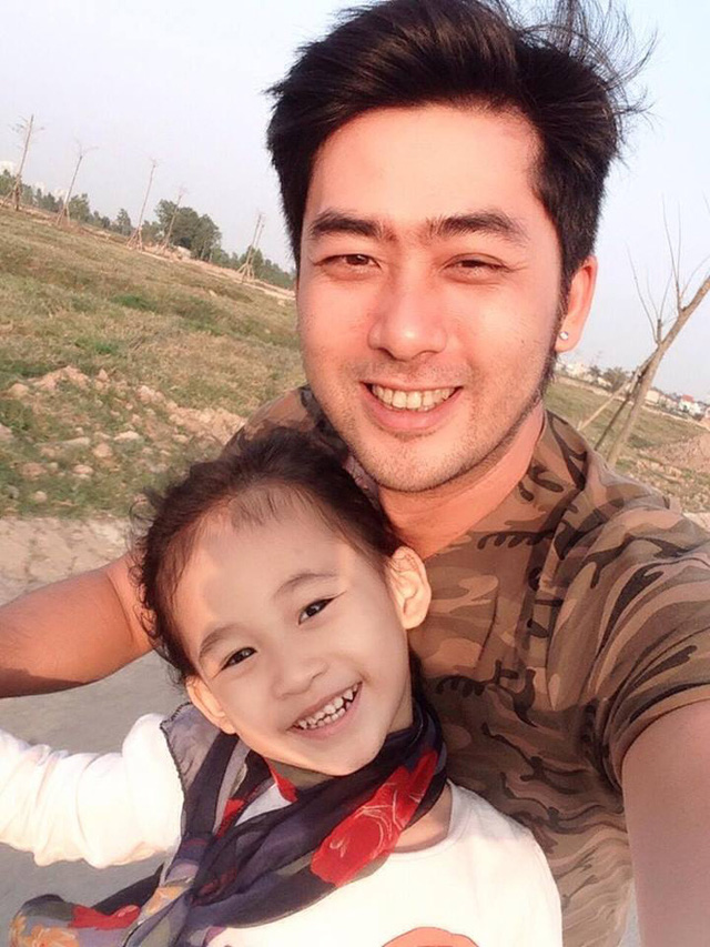 Bảo Anh và con gái.