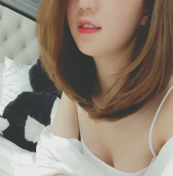 Ngọc Trinh khoe hình ảnh tóc mới trên trang instagram cá nhân.