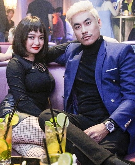 
Hễ cứ diện đồ sexy, cô nàng càng khiến fan tan chảy bởi thân hình nóng bỏng, đường cong quyến rũ. Đặc biệt là vòng 1 vô cùng nổi bật của Kaity Nguyễn giúp nàng hot girl xinh đẹp thêm hấp dẫn.
