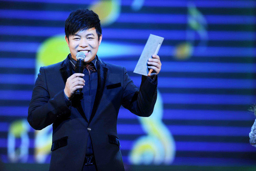 
Nam ca sĩ Quang Lê sinh năm 1979.
