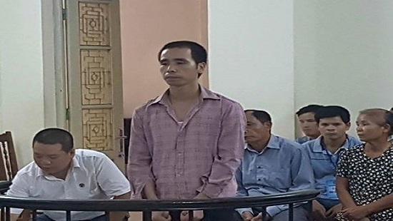 
Bị cáo Nguyễn Như Hùng tại phiên tòa sáng nay
