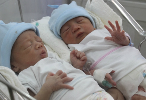 
Trẻ chào đời tại bệnh viện sản ở TP HCM. Ảnh: Lê Phương.
