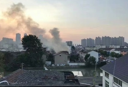 
Vụ ch&aacute;y xảy ra v&agrave;o s&aacute;ng sớm. Ảnh: QQ.
