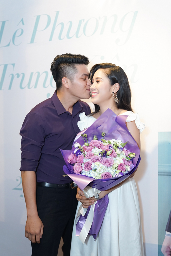 
L&ecirc; Phương sẽ kết h&ocirc;n với trai trẻ Trung Ki&ecirc;n v&agrave;o trung tuần th&aacute;ng 8 tới.
