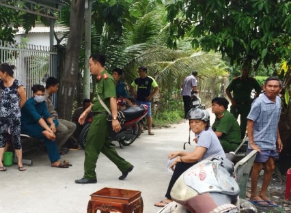 C&ocirc;ng an c&oacute; mặt tại hiện trường. Ảnh: C.T
