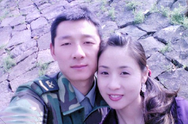 
Hình ảnh 2 vợ chồng anh Lu Lei bên nhau trước khi bị tai nạn.
