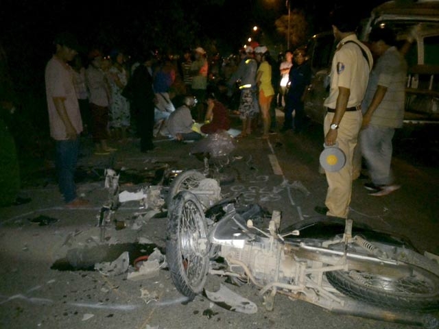 Hiện trường vụ tai nạn l&agrave;m 3 người thương vong.