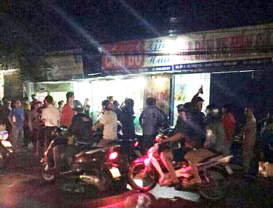 
Tiệm cầm đồ của gia đ&igrave;nh &ocirc;ng Dũng, nơi xảy ra vụ việc. Ảnh: N.Đ.N.
