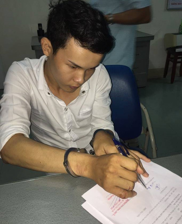 
V&otilde; Văn Ho&agrave;ng tại cơ quan c&ocirc;ng an
