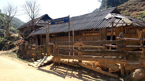 
Trường Tiểu học T&acirc;y Tiến (x&atilde; Mường L&yacute;) c&oacute; 7 gi&aacute;o vi&ecirc;n xin chuyển c&ocirc;ng t&aacute;c. Ảnh: L&ecirc; Ho&agrave;ng.
