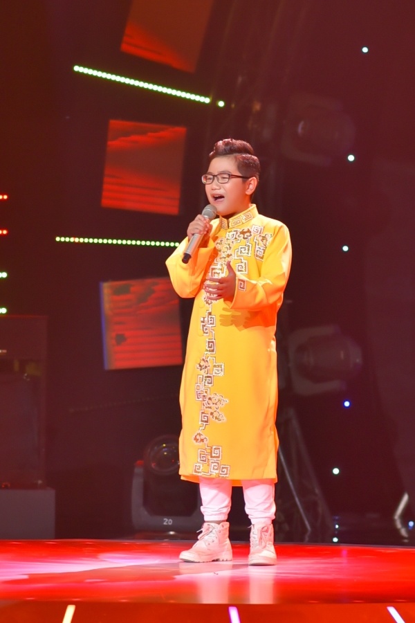 Bé Dương Gia Kiệt tham gia tập đầu một cuộc thi âm nhạc dành cho trẻ em. Thí sinh nhí thể hiện một ca khúc về quê hương, đất nước. Giọng ca 11 tuổi từng được biết đến khi là thí sinh  The Voice Kids 2016 .